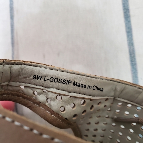 Franco Sarto Gossip Peeptoe  Slingback Sz 9W Taupe Suede - Picture 3 of 13